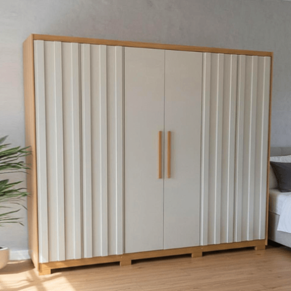 ROUPEIRO RIPADO 6 PORTAS 4 GAVETAS INTERNAS C PÉS - RP 5009